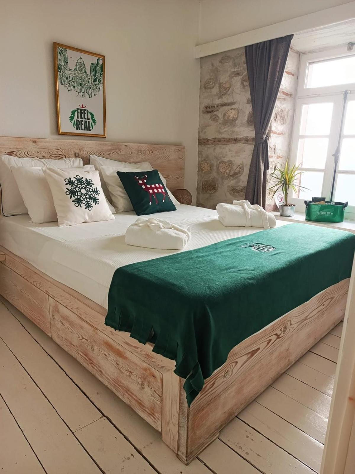 Berlin'S Guest House Βουρλά Εξωτερικό φωτογραφία